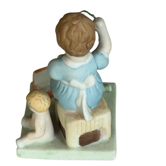 Little Mother- Figurine 1991 Balliol Corp-Heirloom Tradition-Korea-Vintage-H2175 - Picture 4 of 8